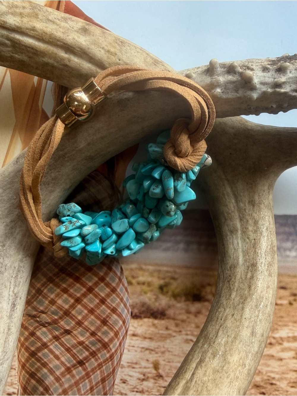 Turquoise Chip Stone Cluster Bracelet Boho Suede Cord Gold Magnetic Clasp